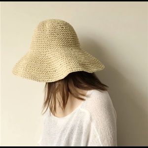 Women's Straw Sun Hat Natural Folds for Travel